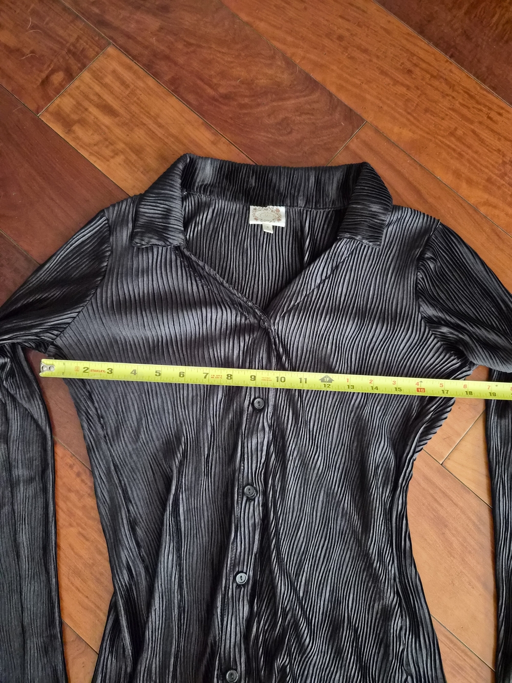 Pleated Button Down Long Sleeve Shirt Size S - Picture 10 of 13